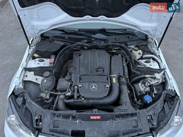 Білий Мерседес Ц-Клас, об'ємом двигуна 1.8 л та пробігом 115 тис. км за 11850 $, фото 15 на Automoto.ua