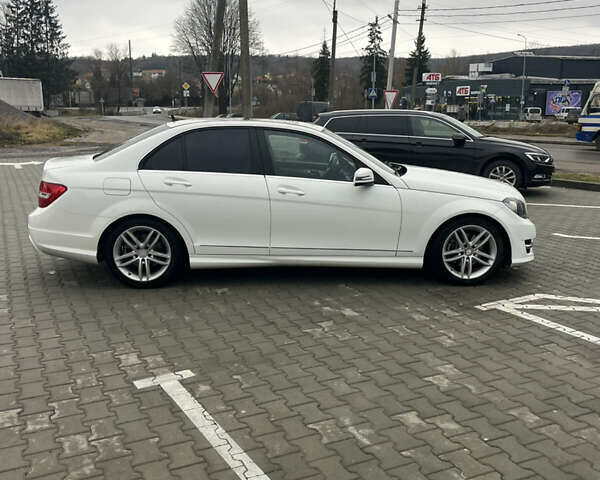 Белый Мерседес Ц-Класс, объемом двигателя 1.8 л и пробегом 120 тыс. км за 11900 $, фото 1 на Automoto.ua