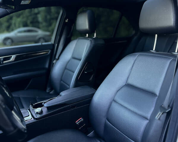 Белый Мерседес Ц-Класс, объемом двигателя 1.8 л и пробегом 229 тыс. км за 12777 $, фото 11 на Automoto.ua