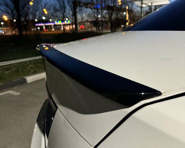 Белый Мерседес Ц-Класс, объемом двигателя 1.8 л и пробегом 165 тыс. км за 13800 $, фото 16 на Automoto.ua