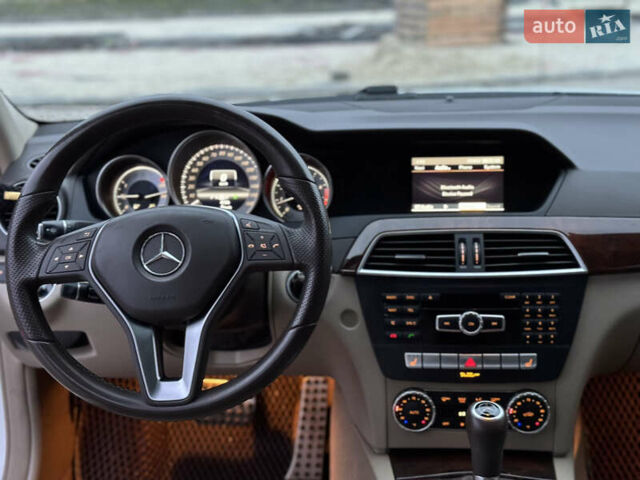 Білий Мерседес Ц-Клас, об'ємом двигуна 1.8 л та пробігом 115 тис. км за 11850 $, фото 9 на Automoto.ua