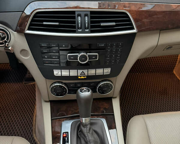 Білий Мерседес Ц-Клас, об'ємом двигуна 1.8 л та пробігом 112 тис. км за 11699 $, фото 16 на Automoto.ua