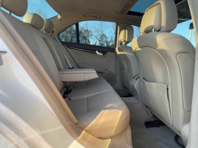 Білий Мерседес Ц-Клас, об'ємом двигуна 1.8 л та пробігом 87 тис. км за 13500 $, фото 10 на Automoto.ua