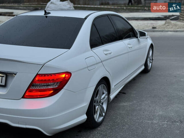 Білий Мерседес Ц-Клас, об'ємом двигуна 1.8 л та пробігом 115 тис. км за 11850 $, фото 5 на Automoto.ua