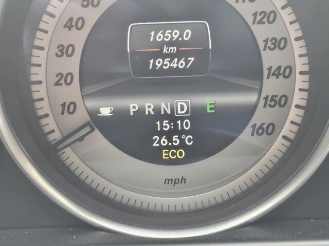 Белый Мерседес Ц-Класс, объемом двигателя 3.5 л и пробегом 190 тыс. км за 14500 $, фото 5 на Automoto.ua