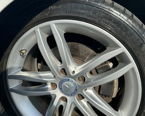 Белый Мерседес Ц-Класс, объемом двигателя 1.8 л и пробегом 240 тыс. км за 12999 $, фото 16 на Automoto.ua