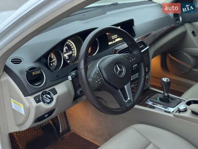 Білий Мерседес Ц-Клас, об'ємом двигуна 1.8 л та пробігом 115 тис. км за 11850 $, фото 8 на Automoto.ua