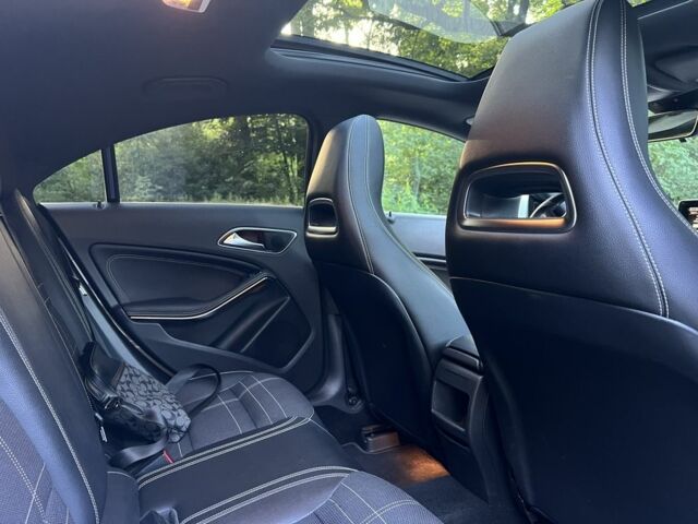 Белый Мерседес Ц-Класс, объемом двигателя 2.1 л и пробегом 195 тыс. км за 17500 $, фото 5 на Automoto.ua