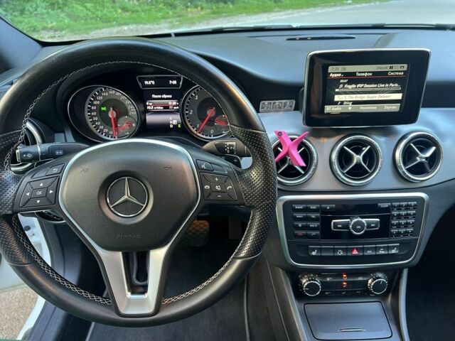 Белый Мерседес Ц-Класс, объемом двигателя 2.1 л и пробегом 195 тыс. км за 17500 $, фото 7 на Automoto.ua