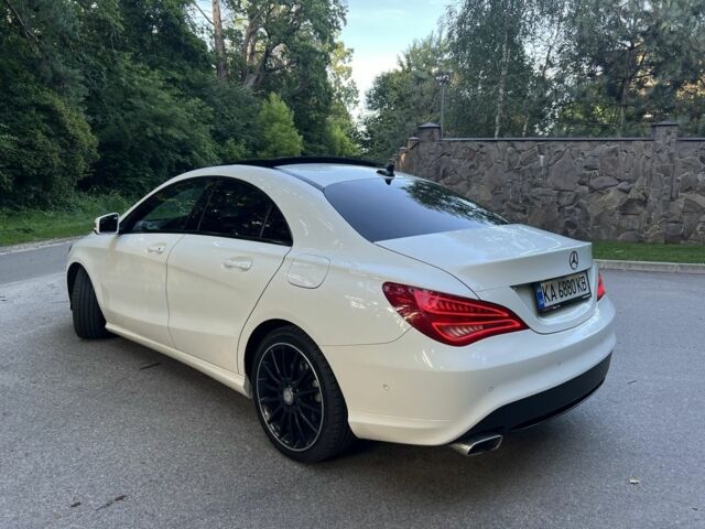 Белый Мерседес Ц-Класс, объемом двигателя 2.1 л и пробегом 195 тыс. км за 17500 $, фото 3 на Automoto.ua