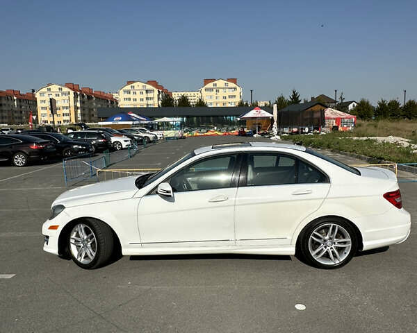 Белый Мерседес Ц-Класс, объемом двигателя 1.8 л и пробегом 240 тыс. км за 12999 $, фото 3 на Automoto.ua