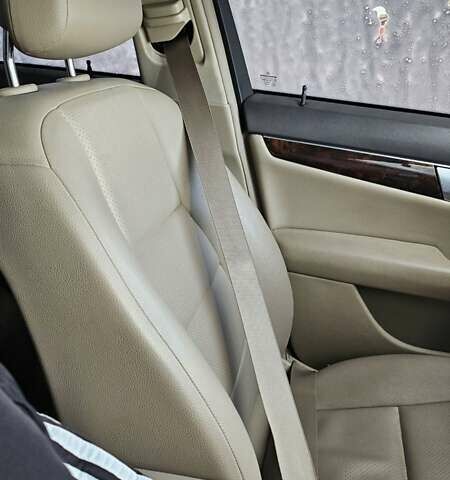 Белый Мерседес Ц-Класс, объемом двигателя 3.5 л и пробегом 197 тыс. км за 14950 $, фото 3 на Automoto.ua