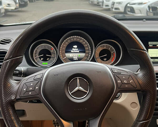 Белый Мерседес Ц-Класс, объемом двигателя 1.8 л и пробегом 220 тыс. км за 12300 $, фото 22 на Automoto.ua