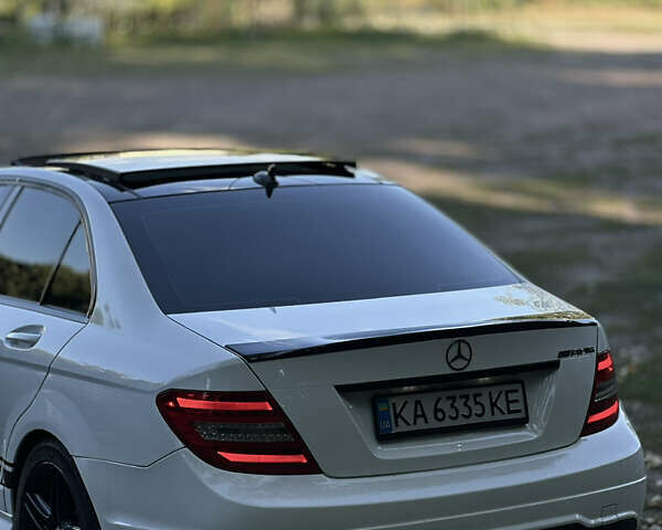 Белый Мерседес Ц-Класс, объемом двигателя 1.8 л и пробегом 229 тыс. км за 12777 $, фото 8 на Automoto.ua