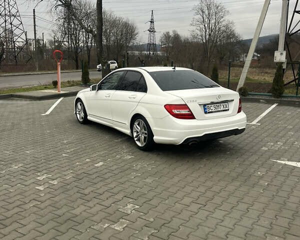 Белый Мерседес Ц-Класс, объемом двигателя 1.8 л и пробегом 120 тыс. км за 11900 $, фото 2 на Automoto.ua