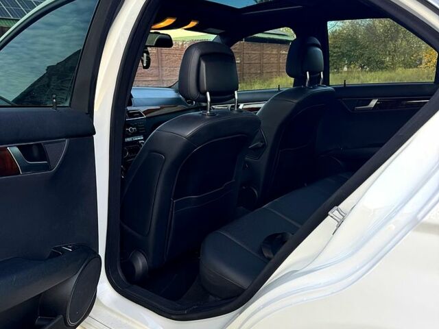 Білий Мерседес Ц-Клас, об'ємом двигуна 1.8 л та пробігом 16300 тис. км за 13500 $, фото 7 на Automoto.ua