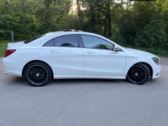 Белый Мерседес Ц-Класс, объемом двигателя 2.1 л и пробегом 195 тыс. км за 17500 $, фото 1 на Automoto.ua