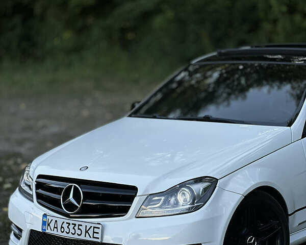 Белый Мерседес Ц-Класс, объемом двигателя 1.8 л и пробегом 233 тыс. км за 10800 $, фото 22 на Automoto.ua