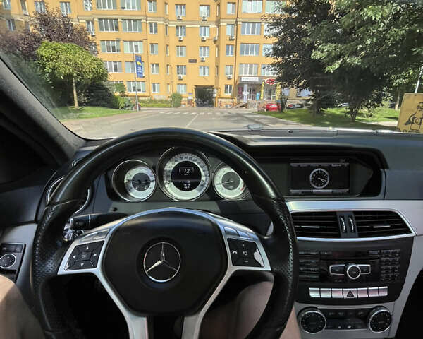 Белый Мерседес Ц-Класс, объемом двигателя 1.8 л и пробегом 240 тыс. км за 12999 $, фото 9 на Automoto.ua