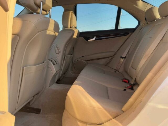 Білий Мерседес Ц-Клас, об'ємом двигуна 1.8 л та пробігом 87 тис. км за 13500 $, фото 11 на Automoto.ua