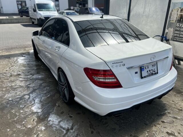 Белый Мерседес Ц-Класс, объемом двигателя 1.8 л и пробегом 138 тыс. км за 15000 $, фото 15 на Automoto.ua