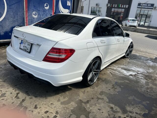 Белый Мерседес Ц-Класс, объемом двигателя 1.8 л и пробегом 138 тыс. км за 15000 $, фото 10 на Automoto.ua