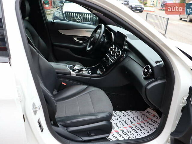 Белый Мерседес Ц-Класс, объемом двигателя 2.2 л и пробегом 326 тыс. км за 18900 $, фото 39 на Automoto.ua