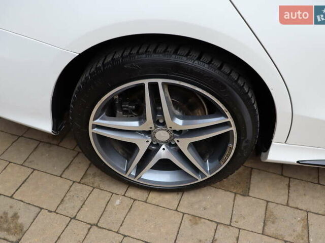 Белый Мерседес Ц-Класс, объемом двигателя 2.2 л и пробегом 326 тыс. км за 18900 $, фото 4 на Automoto.ua