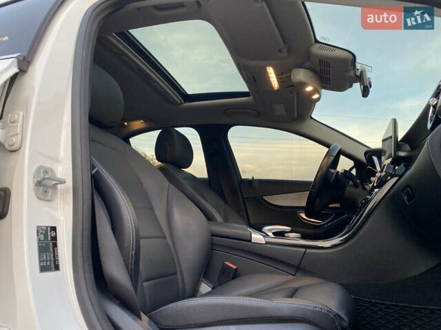 Белый Мерседес Ц-Класс, объемом двигателя 2.2 л и пробегом 150 тыс. км за 19500 $, фото 47 на Automoto.ua