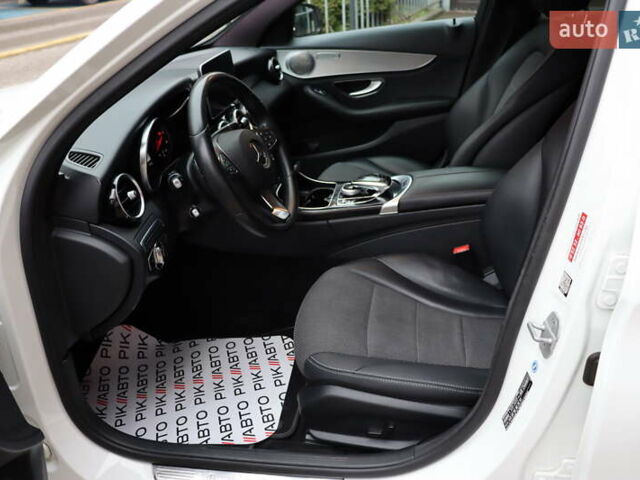 Белый Мерседес Ц-Класс, объемом двигателя 2.2 л и пробегом 326 тыс. км за 18900 $, фото 16 на Automoto.ua