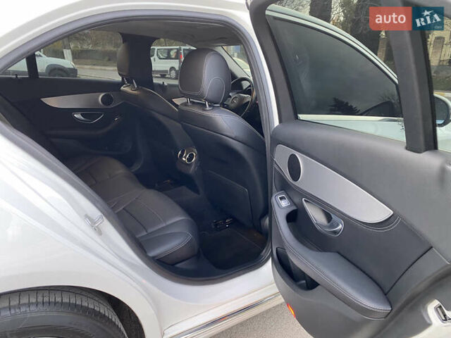 Белый Мерседес Ц-Класс, объемом двигателя 2.2 л и пробегом 150 тыс. км за 19500 $, фото 30 на Automoto.ua