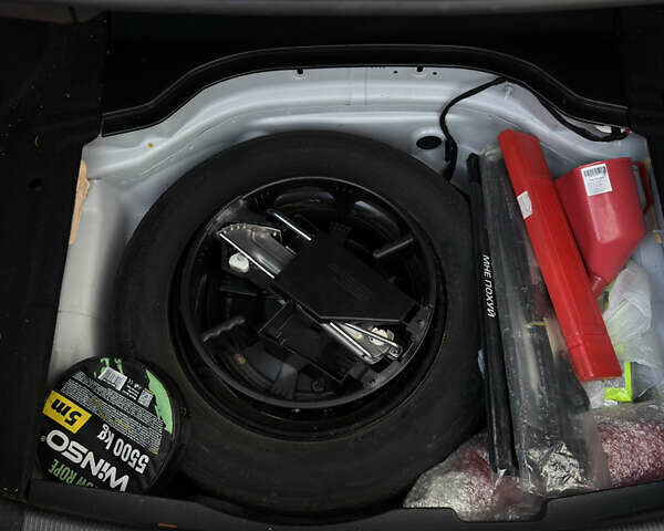 Белый Мерседес Ц-Класс, объемом двигателя 1.8 л и пробегом 195 тыс. км за 12500 $, фото 22 на Automoto.ua