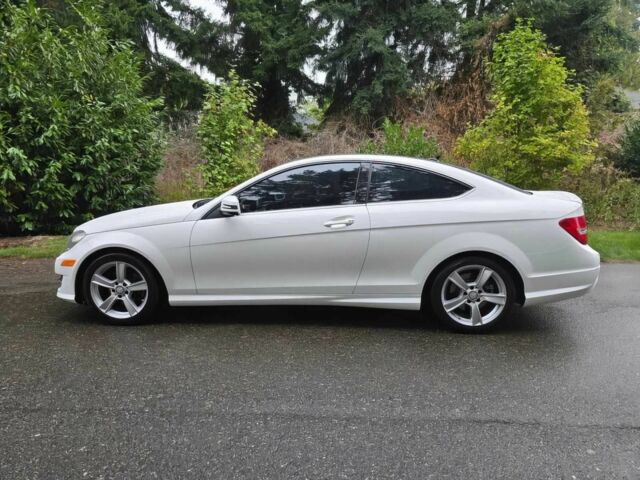 Белый Мерседес Ц-Класс, объемом двигателя 1.8 л и пробегом 81 тыс. км за 8000 $, фото 2 на Automoto.ua