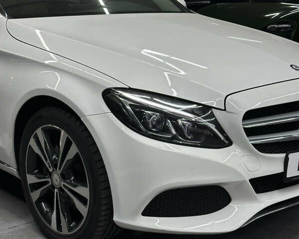 Белый Мерседес Ц-Класс, объемом двигателя 2 л и пробегом 88 тыс. км за 20000 $, фото 7 на Automoto.ua