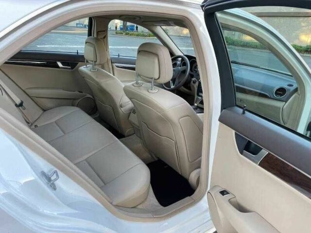 Білий Мерседес Ц-Клас, об'ємом двигуна 3.5 л та пробігом 146 тис. км за 9200 $, фото 7 на Automoto.ua