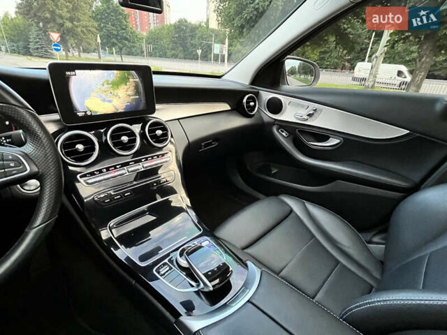 Белый Мерседес Ц-Класс, объемом двигателя 2.2 л и пробегом 150 тыс. км за 20850 $, фото 72 на Automoto.ua