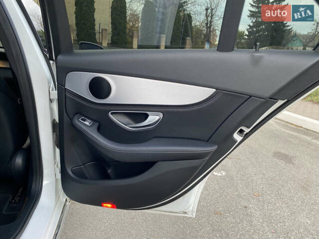 Белый Мерседес Ц-Класс, объемом двигателя 2.2 л и пробегом 150 тыс. км за 19500 $, фото 28 на Automoto.ua