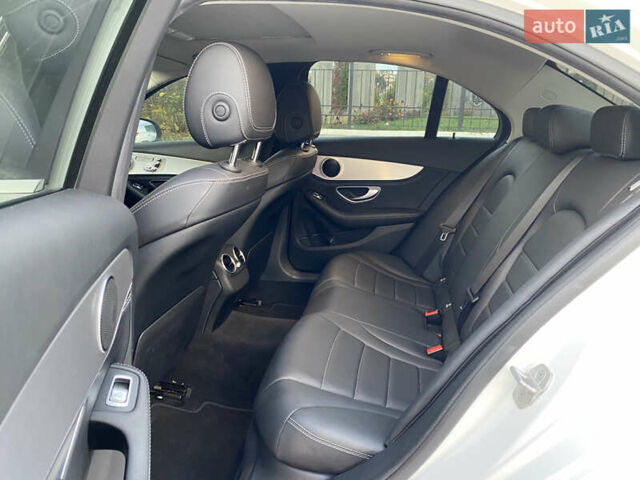 Белый Мерседес Ц-Класс, объемом двигателя 2.2 л и пробегом 150 тыс. км за 19500 $, фото 31 на Automoto.ua