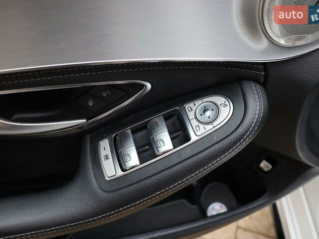 Белый Мерседес Ц-Класс, объемом двигателя 2.2 л и пробегом 326 тыс. км за 18900 $, фото 12 на Automoto.ua