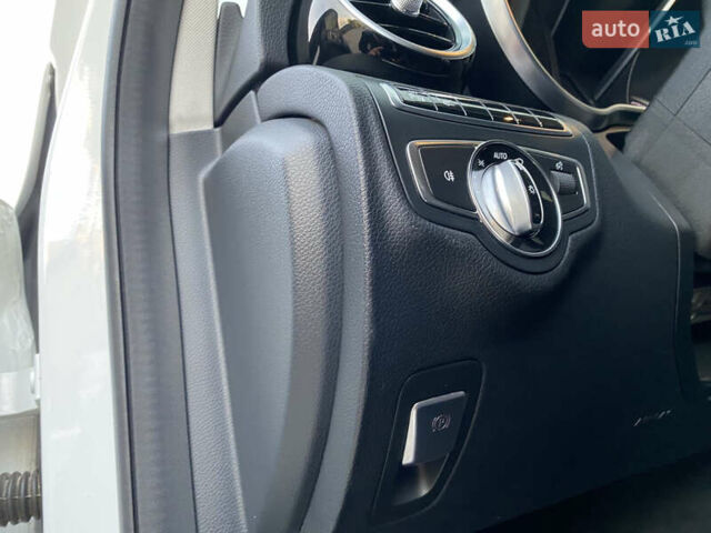 Белый Мерседес Ц-Класс, объемом двигателя 2.2 л и пробегом 150 тыс. км за 19500 $, фото 52 на Automoto.ua