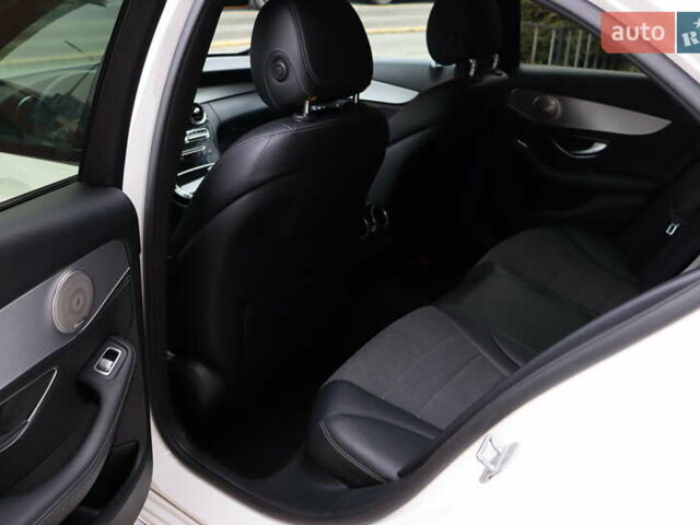 Белый Мерседес Ц-Класс, объемом двигателя 2.2 л и пробегом 326 тыс. км за 18900 $, фото 31 на Automoto.ua