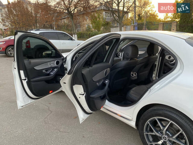 Белый Мерседес Ц-Класс, объемом двигателя 2.2 л и пробегом 150 тыс. км за 19500 $, фото 58 на Automoto.ua