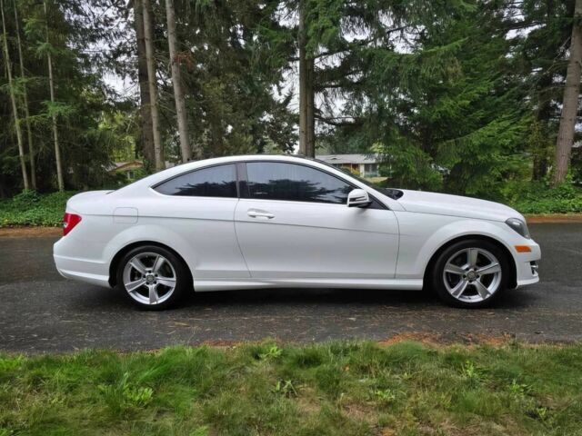 Белый Мерседес Ц-Класс, объемом двигателя 1.8 л и пробегом 81 тыс. км за 8000 $, фото 6 на Automoto.ua