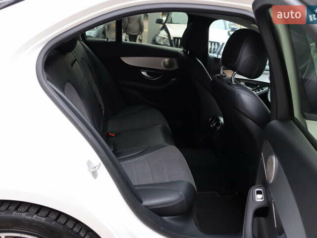 Белый Мерседес Ц-Класс, объемом двигателя 2.2 л и пробегом 326 тыс. км за 18900 $, фото 36 на Automoto.ua