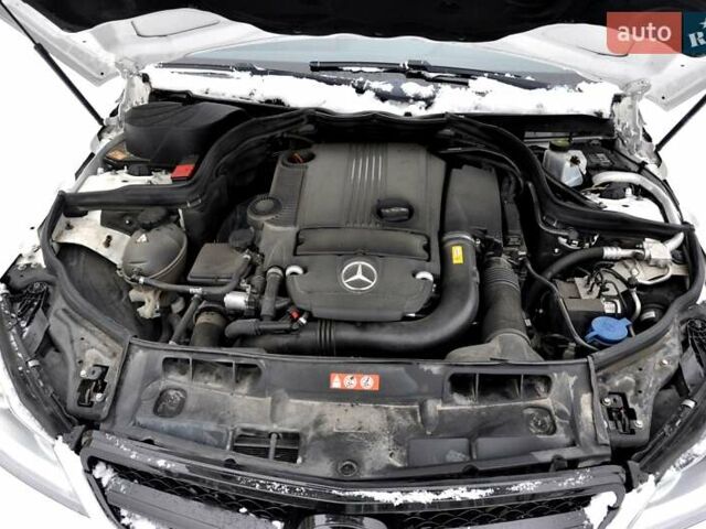 Білий Мерседес Ц-Клас, об'ємом двигуна 1.8 л та пробігом 172 тис. км за 10700 $, фото 29 на Automoto.ua