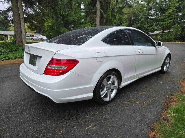 Белый Мерседес Ц-Класс, объемом двигателя 1.8 л и пробегом 81 тыс. км за 8000 $, фото 5 на Automoto.ua