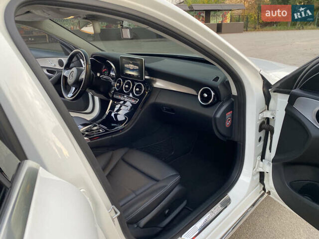 Мерседес Ц-Класс 2014 в Киеве на Automoto.ua Белый Мерседес Ц-Класс, объемом двигателя 2.2 л и пробегом 150 тыс. км за 19700 $, фото 50 на Automoto.ua