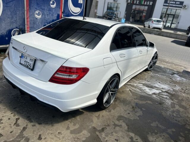 Белый Мерседес Ц-Класс, объемом двигателя 1.8 л и пробегом 138 тыс. км за 15000 $, фото 9 на Automoto.ua