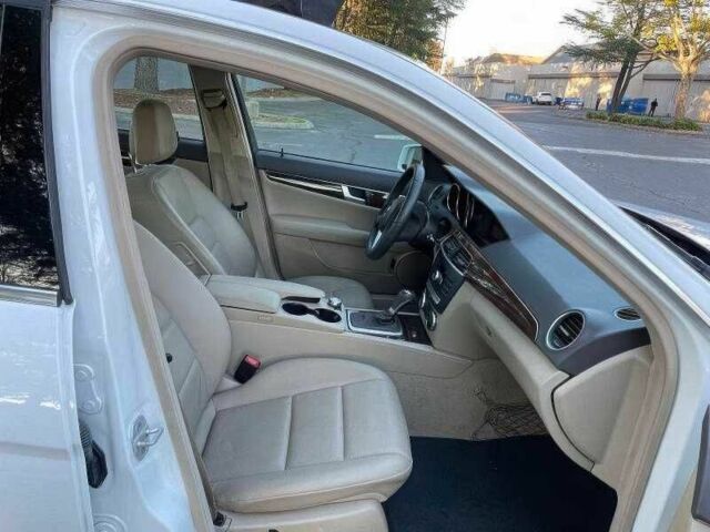 Білий Мерседес Ц-Клас, об'ємом двигуна 3.5 л та пробігом 146 тис. км за 9200 $, фото 5 на Automoto.ua