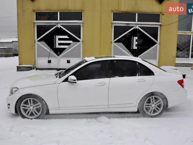 Білий Мерседес Ц-Клас, об'ємом двигуна 1.8 л та пробігом 172 тис. км за 10700 $, фото 12 на Automoto.ua